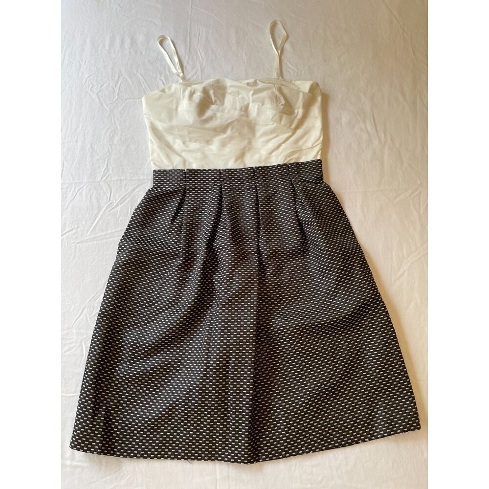 Max And Cleo Women's Dress Size 2 Ivory & Black Sleeveless Polyester/Rayon Blend